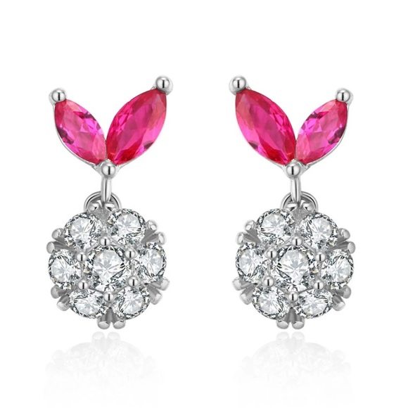 Gorgeous Stud Earrings - Picture 2 of 4